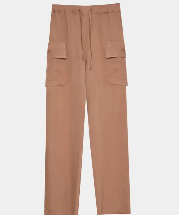 MI & CO Trousers & Shorts>PANTALON CARGO SATINADO TURBON CAMEL